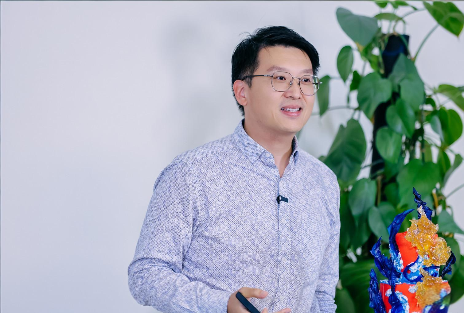 A CES itinerary presentation at the program launch